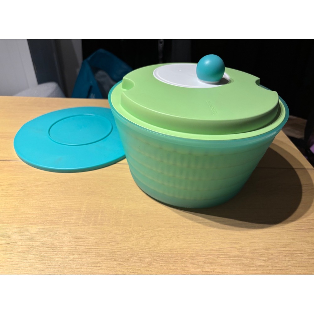 Tupperware Salad Spinner Green Teal Kitchen Vegetable Washer with Storage Lid